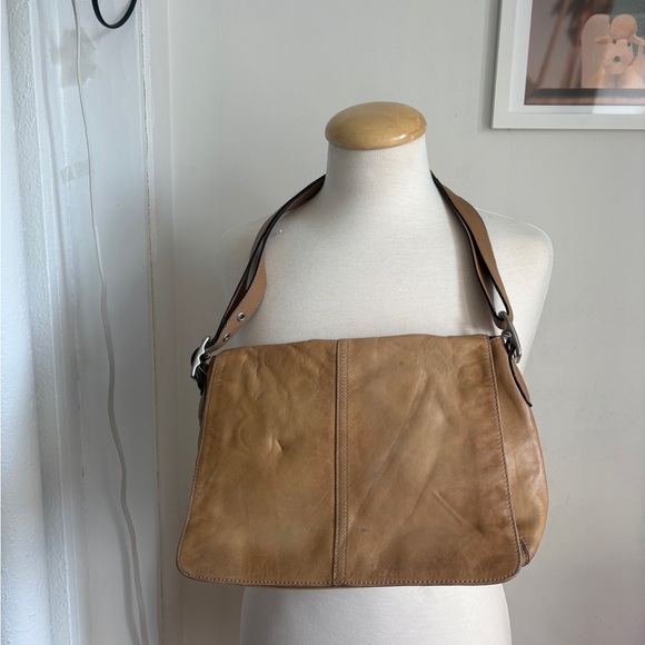 Vintage Coach Hampton Flap Bag #9570 Tan Leather Shoulder Bag Y2K - Picture 2 of 8